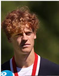 Talking about Gene Malin is for us Italians the memory of one of the many  debacles that our Adriano Panatta went through: a native of Los Angeles,  where he still teaches today,