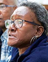 Earlene Dutton's Instagram, Twitter & Facebook