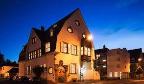 La torre dell'imperatore guglielmo dista 5 minuti di auto da hotel haus muller. Hotel Haus Muller Marburg An Der Lahn Aktualisierte Preise Fur 2021