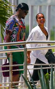Lori harvey, 22, the stepdaughter of steve harvey, just posted her first instagram since sean diddy combs, 49, was spotted vacationing with her in italy. Sean Diddy Combs And Lori Harvey Take Their Pda Romance To Mexico E Online Ca