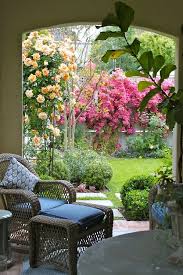 30 Wonderful Front Yard Ideas On A Budget Ideas That Will Inspire You In 2020 Beautiful Gardens Garden View Garden Design