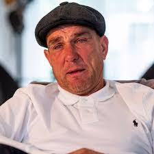 Tim Merry's Instagram, Twitter & Facebook