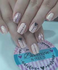 Puedes disfrutar de una serie de modelos diferentes para que no dejes de lucir unas manos hermosas con diseños fuera de lo normal, sin olvidar que puedes contar con cada uno de ellos cuando desees. Ideas Unas Cortas Sencillas Ideas De Unas Cortas Manicura Para Unas Cortas Manicura De Unas Manicura