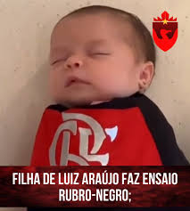 LUIZ ARAÚJO É MUITO #FLAMENGO🔴⚫️ Filha do jogador fez ensaio com look do  #Mengão. Muito fofo!🥰 #CRF 📸 Divulgação/Metropoles Esportes