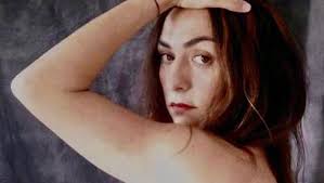 8154 джули уорнер julie warner new! Candela Pena Burla La Censura De Instagram Compartiendo Tres Topless
