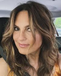 Beautiful photo of Mariska Hargitay!