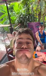 Tucker (BB26 AFP) hanging out with his brother and dad. #BB26 #bigbrother