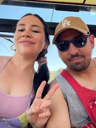 Carolina Rosellet Luoni ArAnguiz sabes que no acostumbro a sumarme a estos  14 comerciales, pero hoy haré una excepción… Te Amo ayer hoy y siempre,  hemos formado una linda familia y vamos