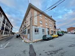 Immobilien, Arroyo San Isidro, Cedillo del Condado, Spanien: Häuser und  Wohnungen mit Aufzug kaufen — idealista