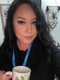 Bahahaha! Snap today is juicer than my tatted @ss. Jared Munsell got burnt  harder than my blunt this morning. He does not have a wife. He wishes for  one...maybe...but we both been