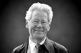 Hans küng, geboren 19.3.1928 in sursee/schweiz, studierte an der päpstlichen universität in rom philosophie und theologie, nahm als experte am zweiten vatikanischen konzil teil. 1jwlcvyzdbcklm