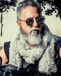 I am just an interpretation of my fantasies…people have fantasies and live  plainly…I am a fantasy who dreams of a plain life 🔥💪…