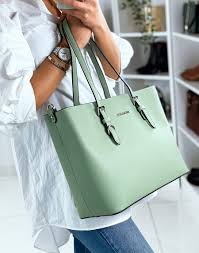 Un sac en simili cuir qu'est ce que c'est ? Sac A Main Type Cabas Vert D Eau En Simili Cuir