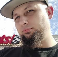 Gary Kunde's Instagram, Twitter & Facebook