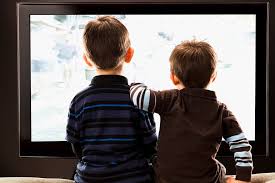 الفطام الإلكتروني.. متى يجب أن يتوقف طفلك عن استخدام الشاشات؟ | أخبار مرأة  | الجزيرة نت