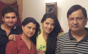 Kratika Sengar Wiki Age Husband Biography More Celebunfolded Is she married or dating a new boyfriend? kratika sengar wiki age husband