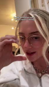 Mariah Burris's Instagram, Twitter & Facebook