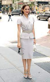 Marion cotillard style marion cottillard color type photo portrait sophie marceau peter lindbergh french beauty french actress french girls. 3 Effortlessly Chic Looks From Marion Cotillard And How To Recreate Them Verily