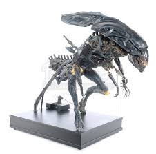 Lot 28 - ALIENS (1986) - Xenomorph Queen Model Miniature Puppet