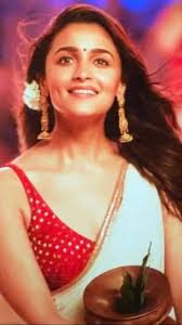 Charting Alia Bhatts Onscreen Outfits From Brahmastra Part One Shiva