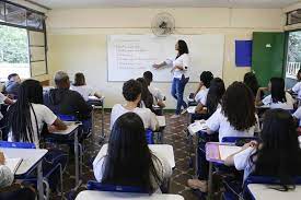 As aulas dos alunos do primeiro ao quinto ano do ensino fundamental da rede estadual de educação podem voltar já no próximo dia doze, foi o que divulgou hoje o governo do estado de. Mg Governo De Minas Gerais Planeja Volta As Aulas E Educacao Pode Entrar No Minas Consciente Jornal Montes Claros