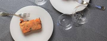 Lessare e sbucciare le patate, quindi metterle in una terrina e aggiungervi uova, formaggio, sale e pepe ricoprire con la parte restante dell'impasto e passare la teglia in forno a calore medio per circa 45 minuti. Ricette A Base Di Patate Con Olive Selenella