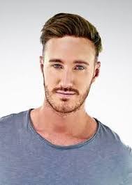 Alex Henry's Instagram, Twitter & Facebook