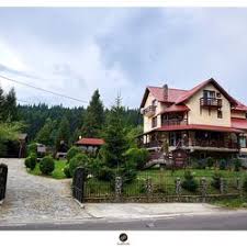 Pensiunea whitehorse este localizata la o altitudine de 1030m cu aerul curat si ozonat, la intrarea in predeal pe dn1 din directia bucuresti, aproape de statia omv, la doar 3 minute de mers cu masina fata de partiile de schi. Unterkunfte In Predeal 77 Angebote De Revngo Com