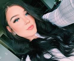 Brooklyn Welsh's Instagram, Twitter & Facebook