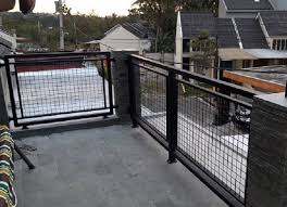 Pintu pagar rumah minimalis dengan garis horizontal. 8 Desain Pagar Besi Minimalis Model Wire Mesh Yang Cantik Modern