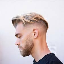 Ecco come avere un look di tendenza con un taglio all'ultimo grido. Come Tagliare I Capelli Uomo A Casa Con Video Tutorial Archzine It