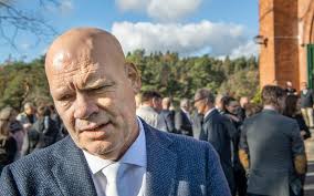 Här tar familj och vänner ett sista farväl av Frank Andersson