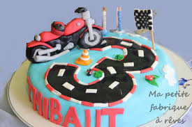 Des Gateaux De Fetes Thematiques Et Personnalises Gateau Anniversaire 3 Ans Gateau Anniversaire Gateau Anniversaire Enfant