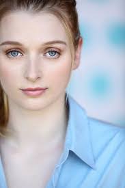 Caroline Mckenzie's Instagram, Twitter & Facebook