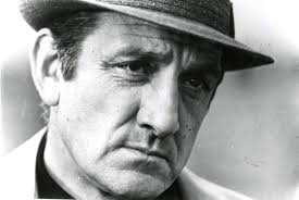 Lino Ventura in posa per il Musée Grévin...