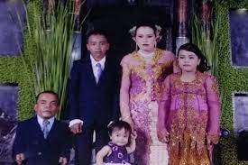 Check spelling or type a new query. Sempat Tak Dapat Restu Begini 22 Tahun Kemesraan Ucok Baba Istri