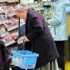 Kterou z vašich písniček má nejradši? Domaci Nasili Nevery Porod Ve Vysokem Veku Duvody Proc Bara Basikova Tolik Zestarla Expres Cz