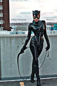 Shot by a crew member, the video shows pfeiffer easily taking care of four. Cosplay France Catwoman Batman Par Violet Love Catwoman Cosplay Catwoman Dc Comics