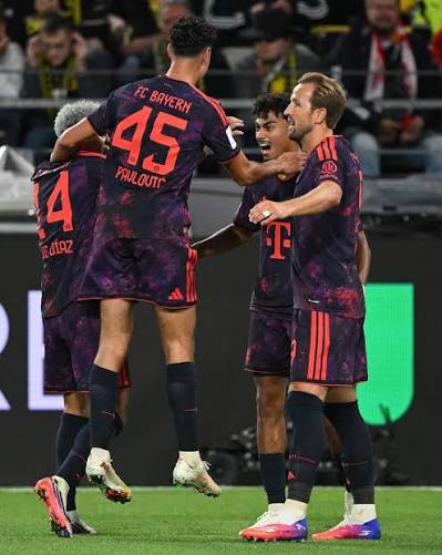BAYERN MUNICH SE FUE AL DESCANSO EN VENTAJA! 🏆🇩🇪 Al cabo de los primeros 45', el conjunto de Vincent Kompany le gana por 2 a 0 a Borussia Dortmund por la Supercopa
