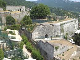 Hotels in der nähe von zitadelle besançon sind normalerweise 14. Zitadelle Besancon Besancon Structurae