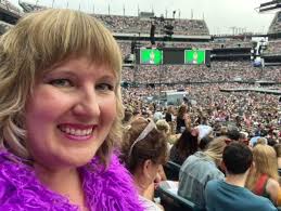 Richmond 'Swifties' travel far to see Taylor Swift