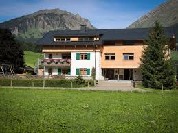 Auf dieser seite dokumentieren wir unsere erfahrungen während des neubaus unseres einfamilienhauses mit pferdestall mit der firma hagemann haus und der firma knecht fertigkeller. Apartment Haus Bergquell Mit Pferdestall Au In Vorarlberg Firma Haus Bergquell Frau Veronika Muxel