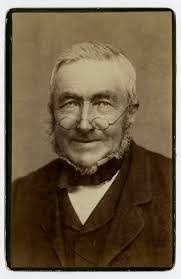 Robert Teare's Instagram, Twitter & Facebook