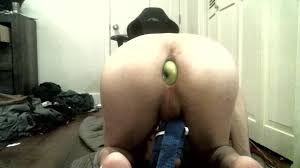 Enormes inserciones de objetos de coke, manzana por primera vez, enorme  consolador, pinzas para pezones y más :D