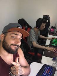 Sinergia, apenas. www.twitch.tv/brtt #GoRED