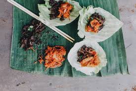 This little restaurant stands absolutely true to its name. Menu World Street Kitchen