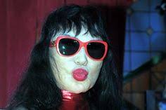 Lyn may lilia mendiola de chi nacida en acapulco, guerrero, es una actriz, bailarina exótica y acróbata mexicana de ascendencia china. 10 Ideas De Lyn May Bb Bellas De Noche Gafas De Sol Ojo De Gato Jose Cuevas
