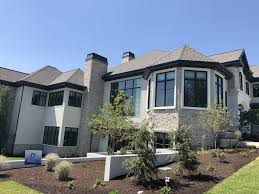 Raykon S Utah Valley Parade Home 2018 Hhdu Stone Limestone Buechelstone Parade Of Homes Utah Parade Of Homes House Colors