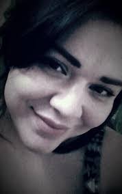 Melissa Moro's Instagram, Twitter & Facebook