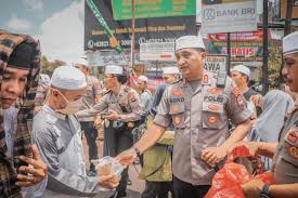 Muhammad zaini abdul ghoni atau abah guru sekumpul, sabtu malam (9/3/2019). Kantor Berita Kalimantan Bukan Berita Biasa Halaman 112